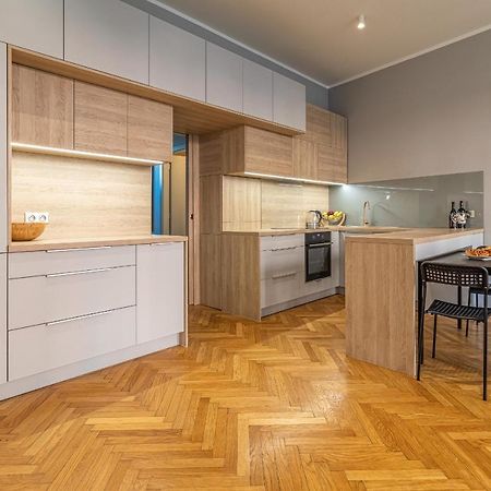 Stylish Luxury Flat In Old Town Apartment Bratislava Exterior foto